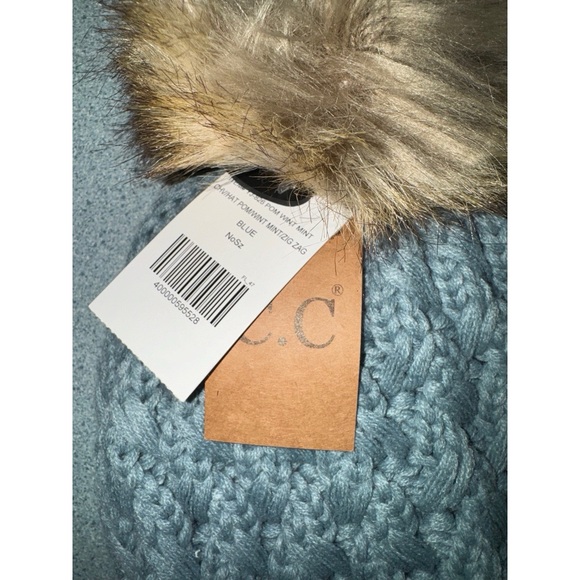 Blue hat - Picture 2 of 3